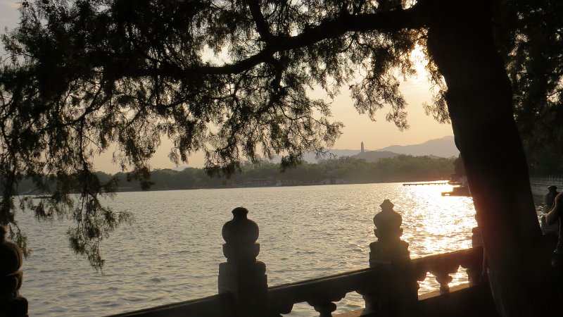 B (50) Kunming Lake - The Summer Palace.JPG